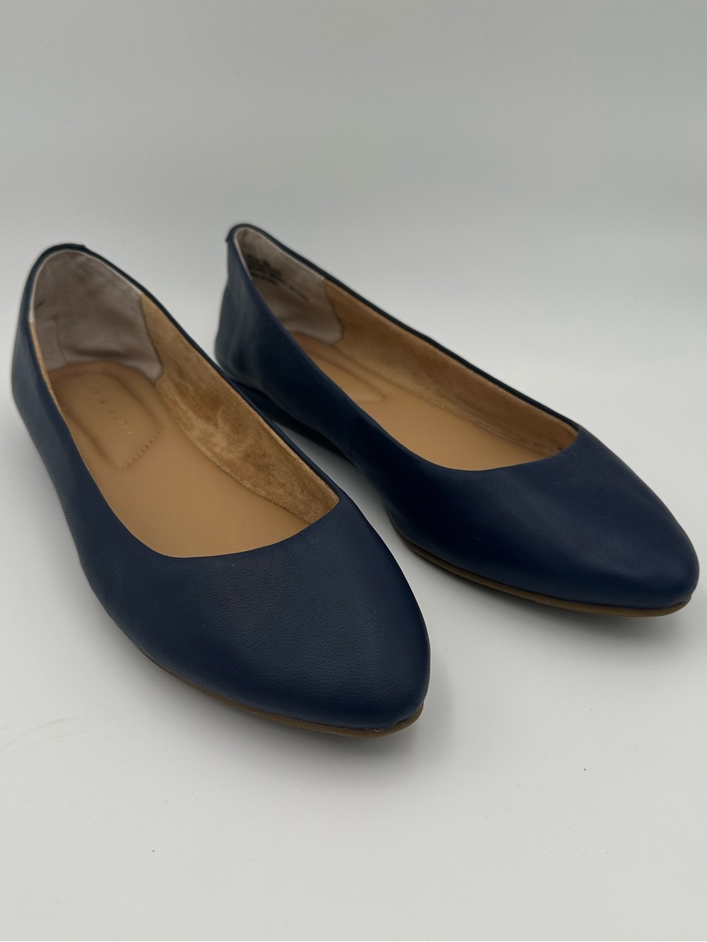 Kelly & Katie Astor Leather Flats Size 8